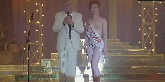 beauty,redhead,russian
